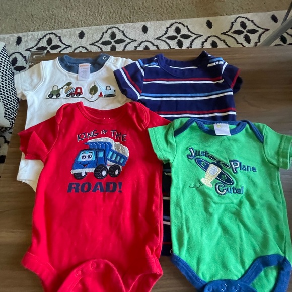 0-3 Month Bundle - Picture 3 of 10